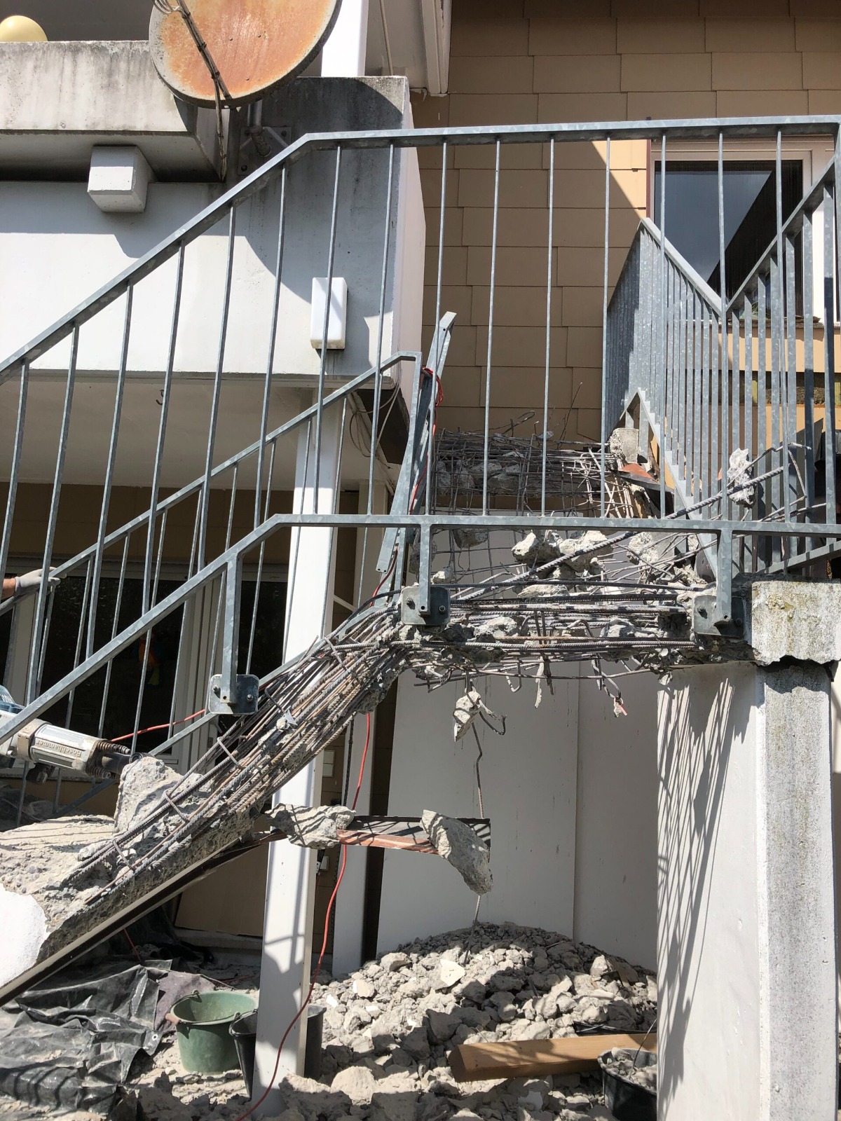 Schadstoffsanierung für sichere Gebäude und nachhaltige Projekte